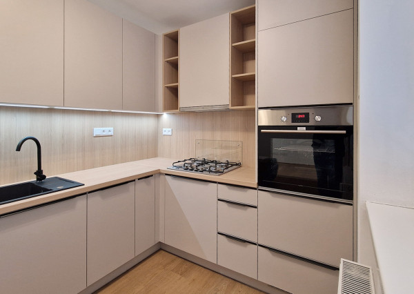 2 izbový byt na skvelom mieste, M. Mišíka, Prievidza