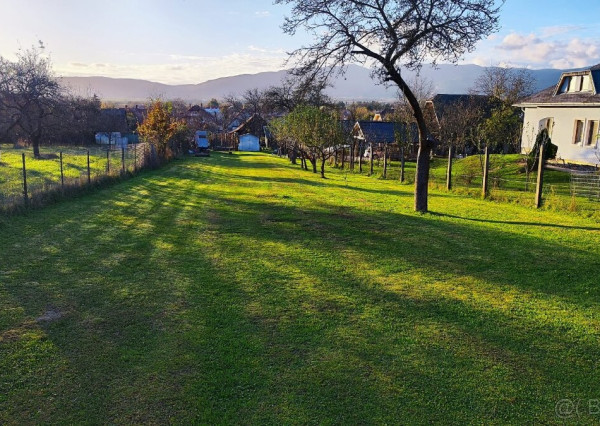 Pozemok na stavbu domu  1359 m2 Nedožery - Brezany