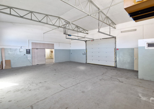 Reprezentatívna budova na podnikanie, Prievidza