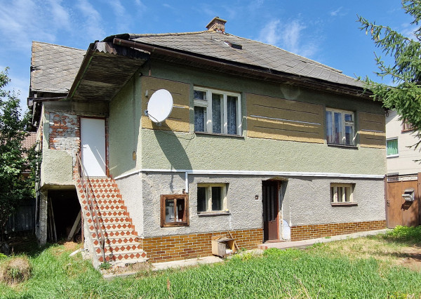 FINDIESEL reality - Veľký tehlový dom + 734m² pozemok, Heľpa