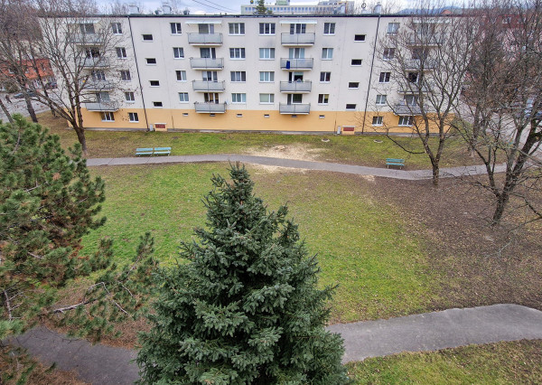 FINDIESEL reality - 2 izbový byt, centrum, balkón, Prievidza
