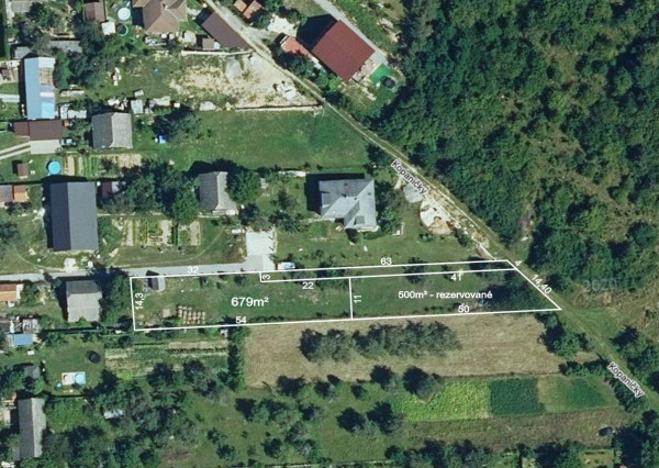 FINDIESEL reality- rovinatý pozemok, 679m², Nedožery-Brezany