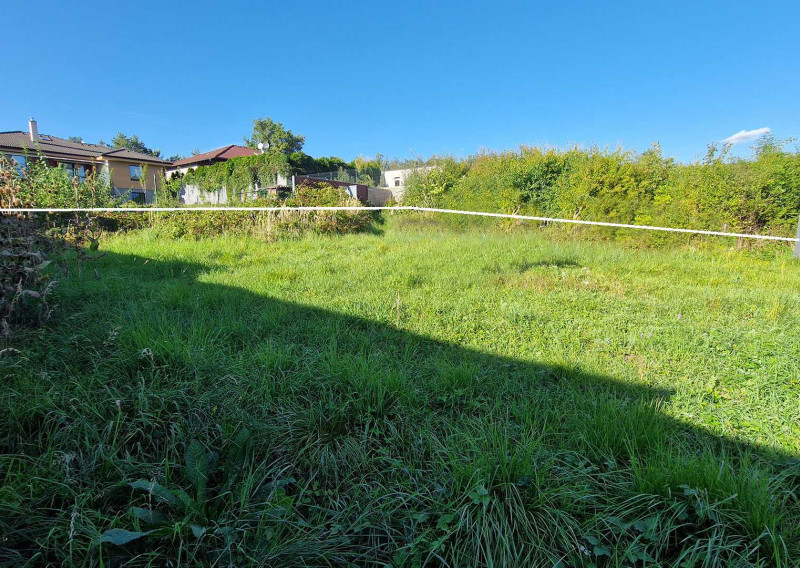 FINDIESEL reality - Pozemok vhodný na stavbu domu, Prievidza